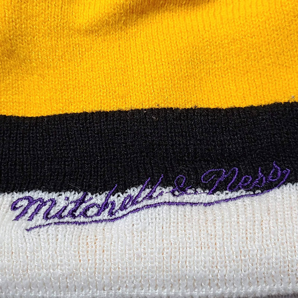 MITCHELL & NESS Hardwood Classics Los Angeles Lakes Knit Pom Pom Beanie Cap - Picture 4 of 9